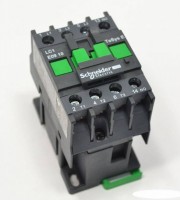 Schneider Electric EasyPact TVS TeSys E Контактор 3P 1НО 9А 400В AC3 24В 50Гц LC1E0910B5 фото