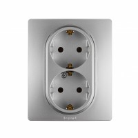 Legrand Etika алюминий розетка 2-ая с заземлением, , винтовые клеммы, 16А, 250 В 672423 фото