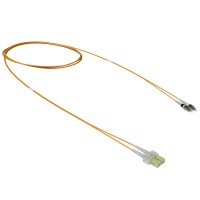 DKC Оптический коммутационный шнур переходной Duplex SC-UPC/FC-UPC, 50/125 OM2, 2 м RNPC50DCF2 фото