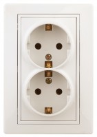 Intro Розетка Plano 1-205-02 с заземлением двойная 2X2P+E Schuko, 16А-250В, IP20, СУ, слоновая кость Б0053916 фото