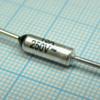 ZH103-133°(15A) Термопредохранитель аксиальный 133°(15A) Zhenhui pe110896 фото