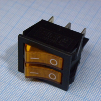 IRS-2101-1C3-Y+Y/B Переключатель 2х-клавишный с подсветкой 15A 250VAC вогнутая кнопка желтая + желтая Jietong pe154176 фото