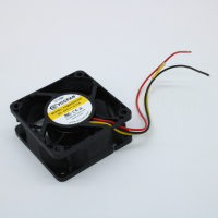 YDM6025C24F Вентилятор 24В 60х60x25 C, 2.16Вт, 5000 об/мин, 43м3/час, 37.7дБ, подшипник скольжения CycleSeal, сигнальный вывод, тип вывода - провод YCCFAN pe529303 фото
