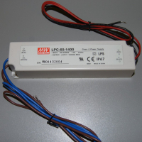LPC-60-1400 AC-DC, 58.8Вт, стабилизация тока, IP67, вход 90…264В AC, выход 1400мА/9…42В, изоляция 3000В AC, в кожухе 162х42х30мм, -30…+70°С Mean Well pe139166 фото