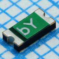0ZCJ0012FF2E Предохранитель восстанавливаемый (PTC) 0.12A(удержание) 0.39A(отключение) 48В 10А 0.6Вт 0.2сек 1.4Ом SMD BEL pe592065 фото