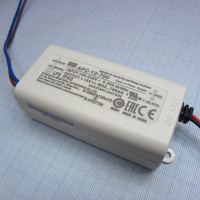 APC-12-700 AC-DC, 12.6Вт, токовый выход, вход 90…264В AC, выход 700мА/9…18В, изоляция 3750В AC, в кожухе 77х40х29мм, -30…+70°С Mean Well pe179933 фото