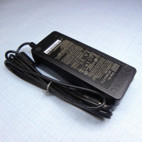 GST40A24-P1J AC-DC, 40Вт, вход 90...264B AC 47...63 Гц, 135...370B DC,  выход 24B/1.67A, изоляция 3000B AC, 125x50x31.5мм, -30...+70°С, , сетевой разъём IEC320-C14, выходной разъем 11, диам. 5.5х2.1мм pe362996 фото